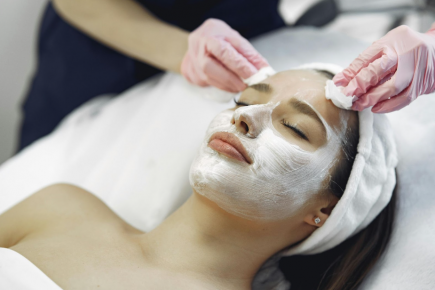 Косметологи Харькова: какие популярные процедуры делают более часто и как оценить безопасность?