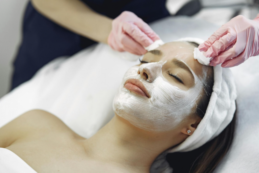 Косметологи Харькова: какие популярные процедуры делают более часто и как оценить безопасность?