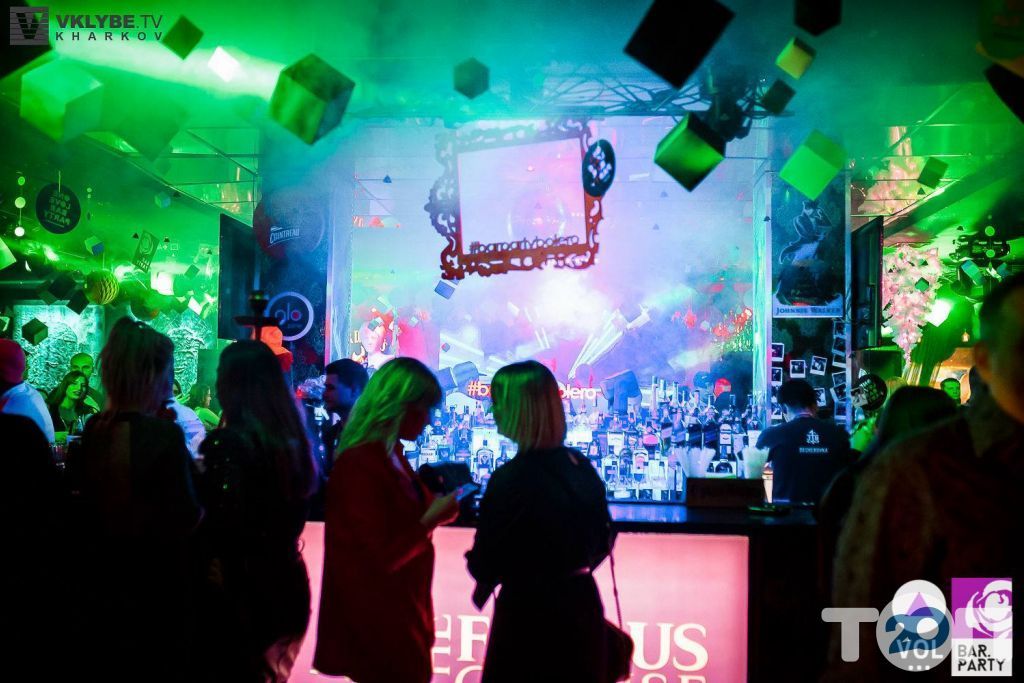 Еленга Беркованың порно видеосы Джеймс Бонд порно