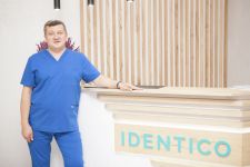 Логотип IDENTICO denta; clinic г. Киев