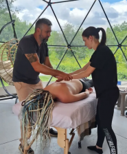 М'ята спина, масажист фото