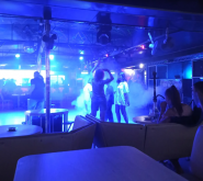 Цунамі, нічний клуб фото