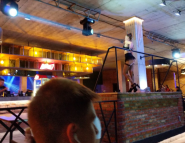 Цунамі, нічний клуб фото