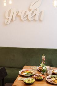 Green, вегетарианское кафе фото