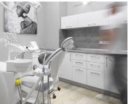 Y-clinic, стоматологічна клініка фото