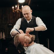 Frisor Barbershop, перукарня чоловіча фото
