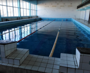 Городской коммунальный бассейн фото