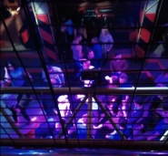 Ден Хол, нічний клуб фото