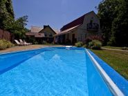 Котедж с басейном на Садовой фото