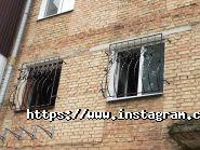 Дворик, магазин вікон і дверей фото