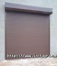 Дворик, магазин вікон і дверей фото