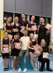 Acro Dance Family, професійний танцювально-акробатичний простір фото