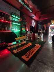 Zavide, бар із живою музикою фото