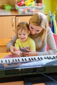 Божа корівка, оренда автотранспорту фото