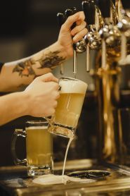 Королівська пивоварня, пивний ресторан фото