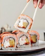 Kvadrat sushi & pizza, доставка їжі фото