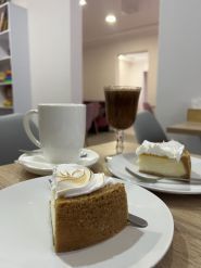 Komarist, десертное кафе фото