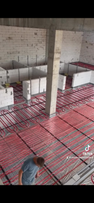 Moderno fontanero фото