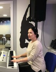 Аmio, школа професійного вокалу фото