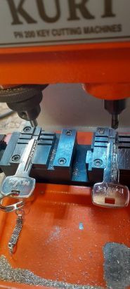 Виготовлення ключів на Оболонський проспект фото