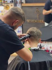 Bk barbershop, чоловіча перукарня фото