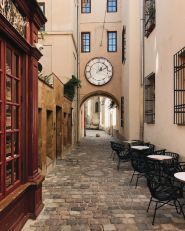 Пара Джанов і портвейн, винний бар фото