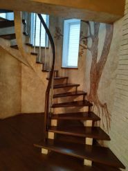 Сходи, дерев'яні та бетонні на замовлення фото