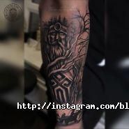 Black on White, тату-салон фото