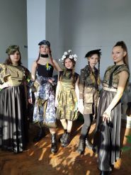 Мадонна, театр авангардної моди фото