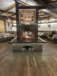 Комора, ресторан фото