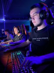 Arena, комп'ютерний клуб фото