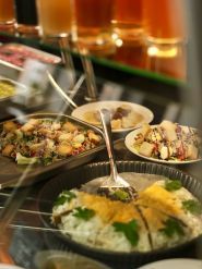 Шкварка, заклад швидкого харчування фото