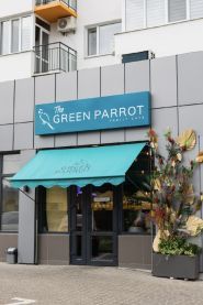 The Green Parrot Family Cafe, кафе фото