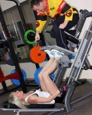 Сенсей, центр фото