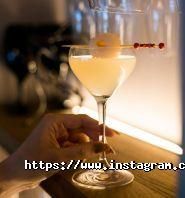 Benjamin wine and bar, винний бар фото