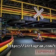 Термінал, торговельно-розважальний центр фото