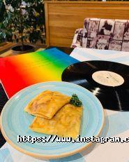 Гості, кафе фото