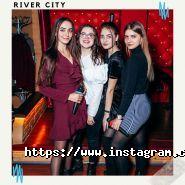 River City, паб фото