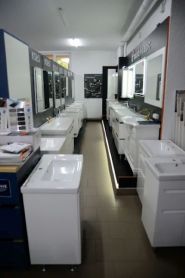 П'ятий кут, салон плитки, сантехніки фото