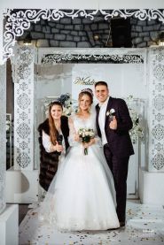 Ведучі сестри Кравчук фото