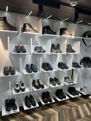 Code Store, мультибрендовий бутік італійського взуття і аксесуарів фото