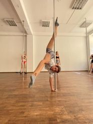 Kalipso pole dance & stretching studio, студия танца на пилоне фото