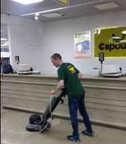Універсальний прибиральник, клінінгова компанія фото