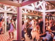 Underhill lounge&beach, нічний клуб фото