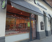 Родина Ковбаска, продовольчий магазин фото