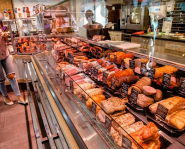 Родина Ковбаска, продовольчий магазин фото