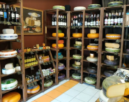 Сирне Королівство, магазин сирів фото