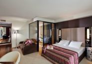 11 mirrors design hotel, готель фото