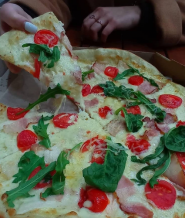 Pizza Bomba, піцерія фото
