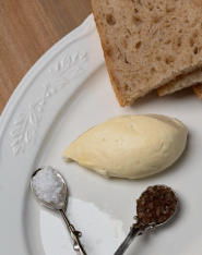 Хліб з маслом, кав'ярня фото